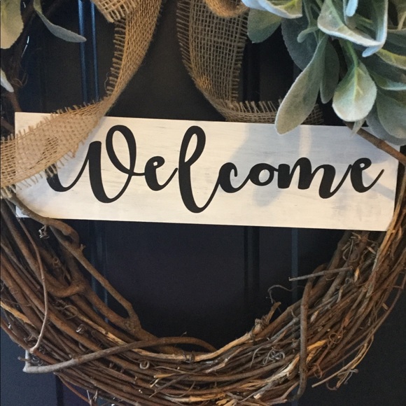 Lambs ear wreath with white wooden distressed sign - Picture 3 of 3